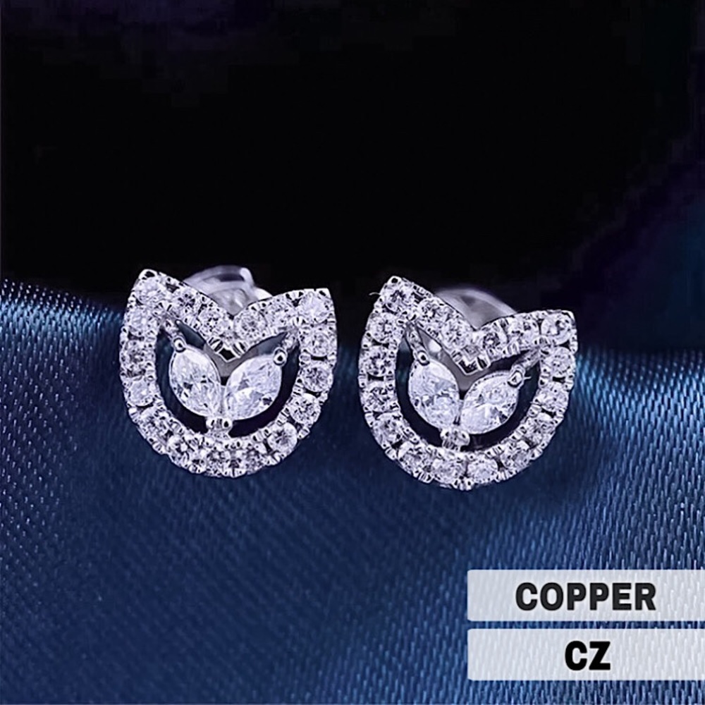 ⚜️𝟯𝟬%𝗢𝗙𝗙 𝗯𝘂𝗻𝗱𝗹𝗲𝘀 𝟯+⚜️ NEW CZ Floral Silver Stud Earrings Earrings